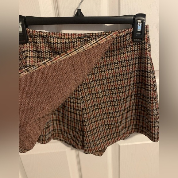 Size medium, tan black and red striped skort from shop priceless. - Picture 3 of 3